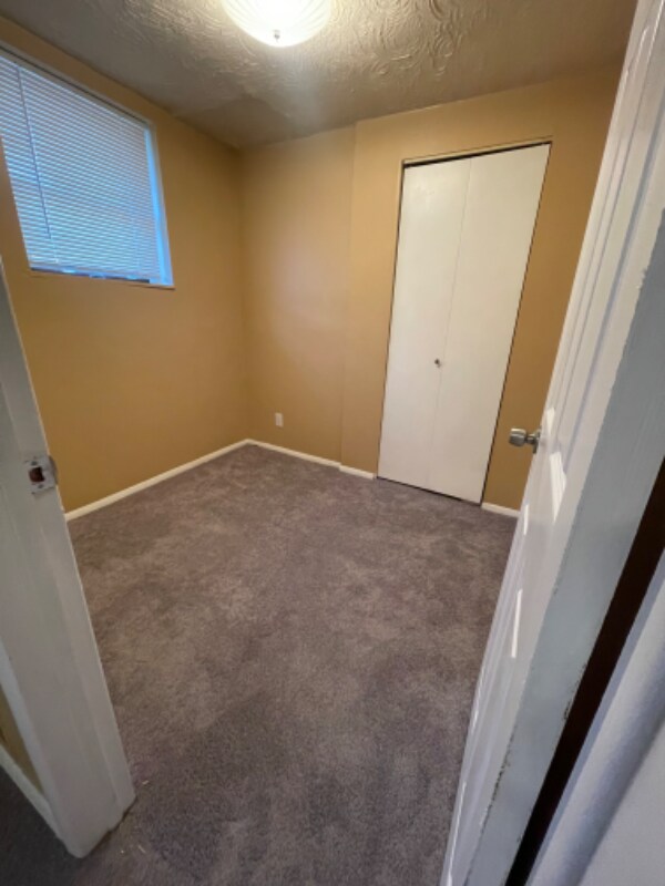 Building Photo - 422 Mitchell Ave