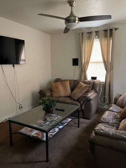 Building Photo - 4848 Mississippi Ct