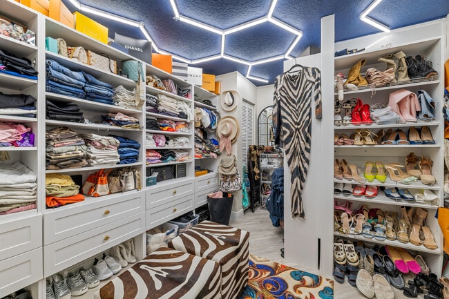 Building Photo - 15161 Collecting Canal Rd