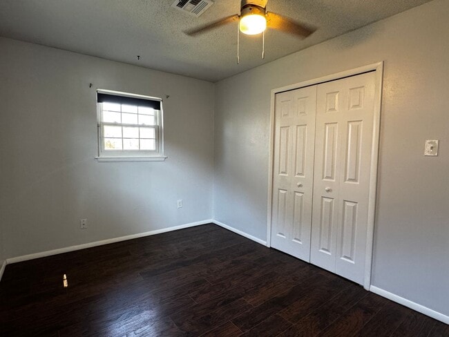 Building Photo - 3028 NE Pioneer Blvd