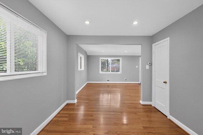 Building Photo - 11102 Bucknell Dr