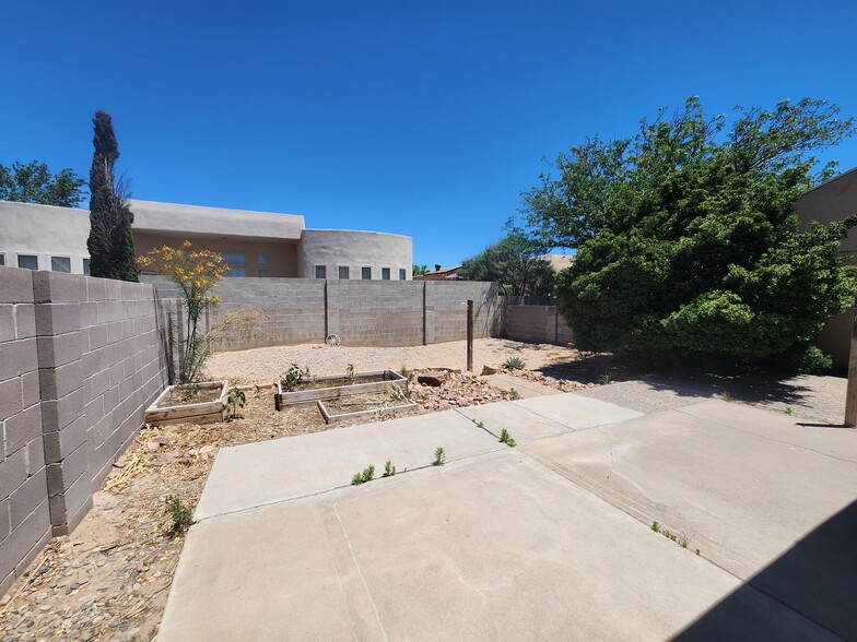 Building Photo - 4609 Fairfax Dr NW