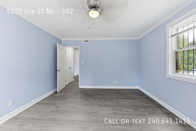 Building Photo - 5225 Dix St NE