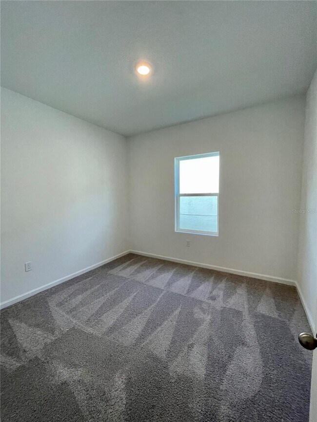 Building Photo - 4 Bedroom, 2 Bathroom homes in Minneola