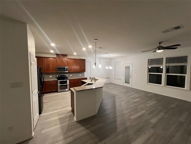 Building Photo - 112 W Point Way