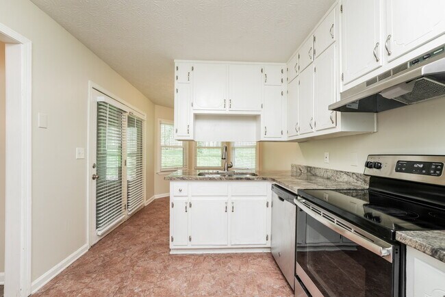 Building Photo - 1477 Cherry Hill Rd SW