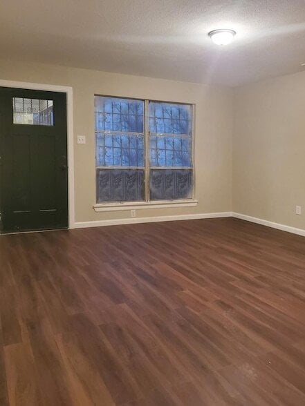Building Photo - 8336 Bunche Dr