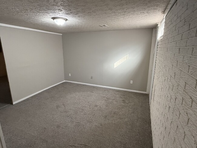 Building Photo - 2 bedroom townhome in Dublin Schools