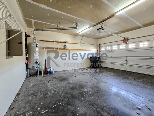 Building Photo - 805 Parkland Pl