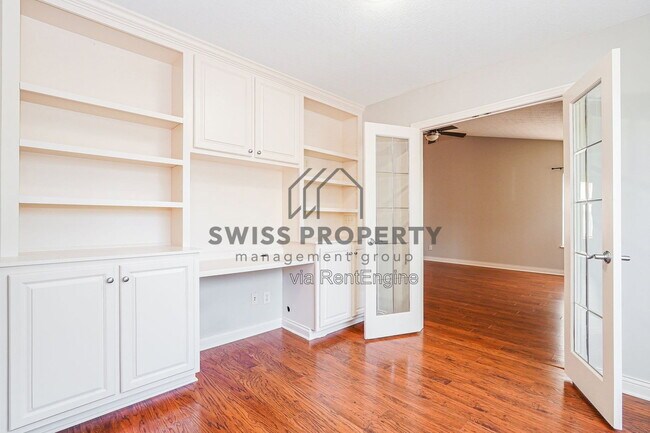 Building Photo - 7199 Normanton Dr