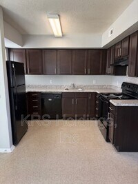 Building Photo - 843 41st St