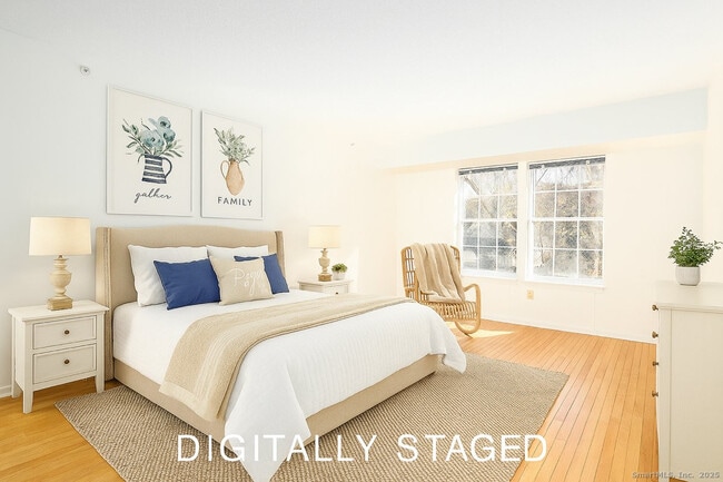 Building Photo - 633 Danbury Rd