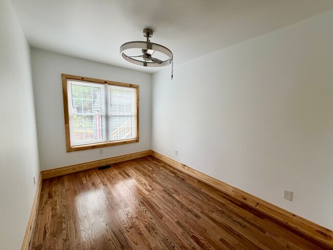 Building Photo - Forest Acres