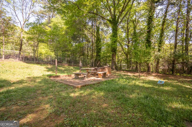 Building Photo - 120 Hillside St