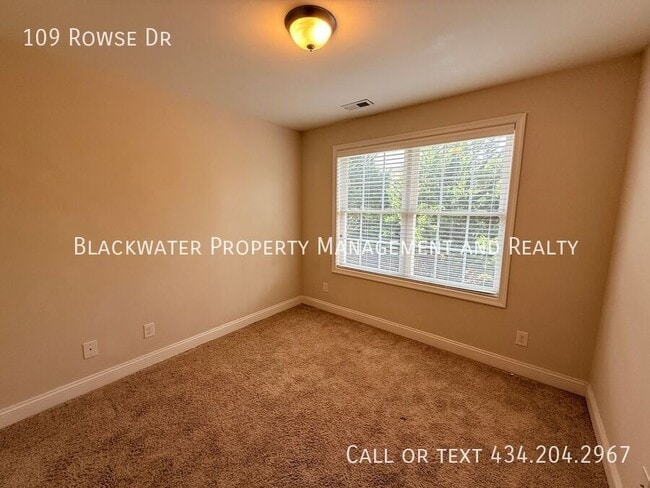 Building Photo - 109 Rowse Dr