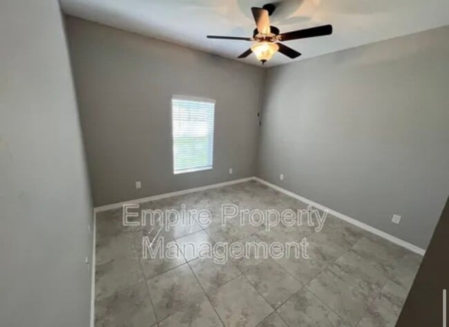 Building Photo - Modern & Spacious 3 Bed, 2 Bath Home in No...