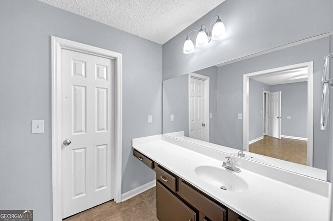 Building Photo - 4000 Sand Wedge Cir