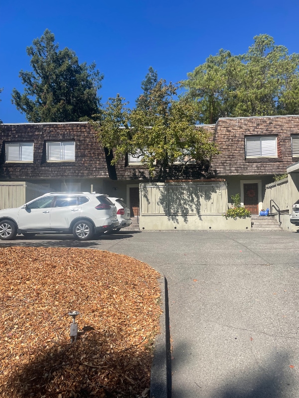 Building Photo - 230 San Andreas Dr