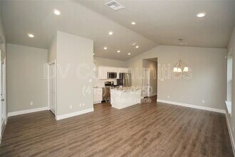Building Photo - "Charming 3-Bedroom Home in Rosenberg with 2 Full Baths and 1,400 Sq Ft of Comfortable Living Spa...