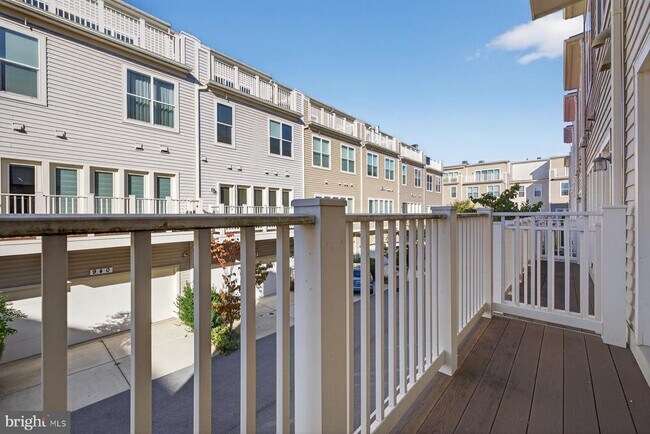 Building Photo - 1446 Piccard Dr