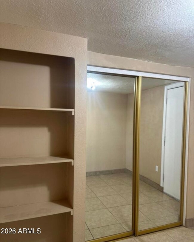 Building Photo - 2916 N 87th Ln