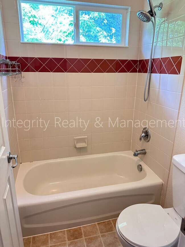 Building Photo - 10644 Wildhurst Cir