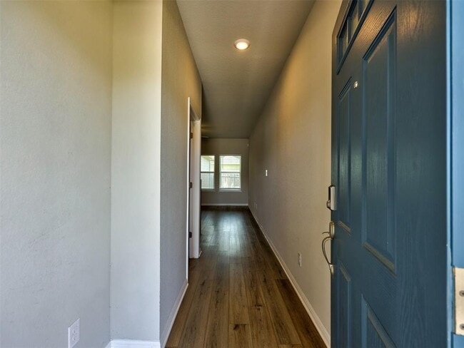Building Photo - 10205 Mager Ln