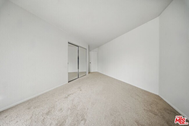 Building Photo - 5744 Oak Bend Ln