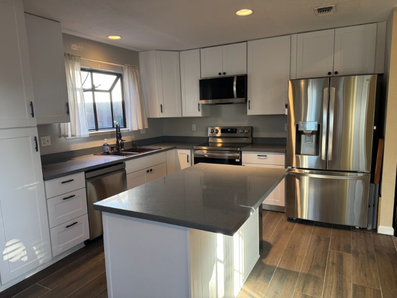 Building Photo - 9410 Aizenberg Cir