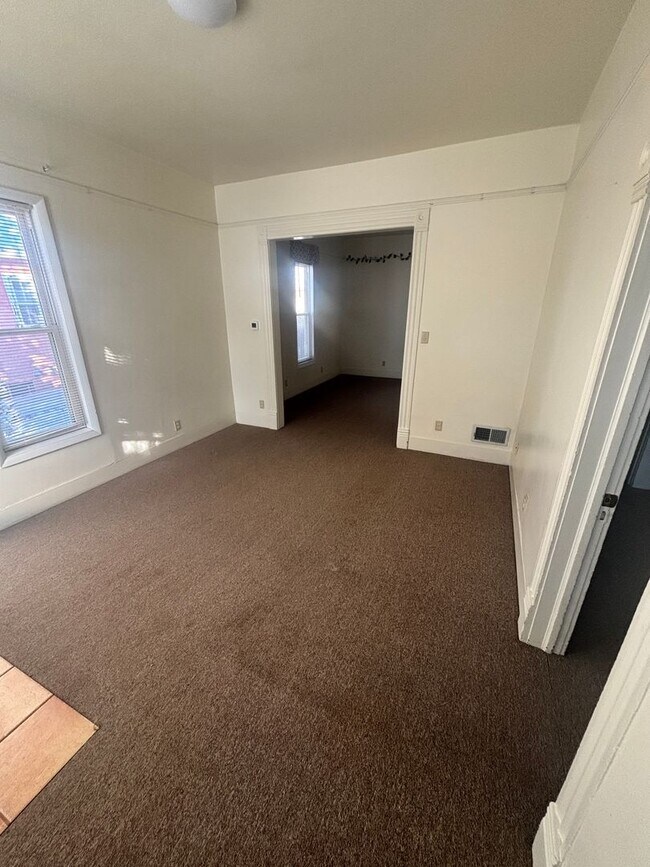 Building Photo - 505 E Fremont St