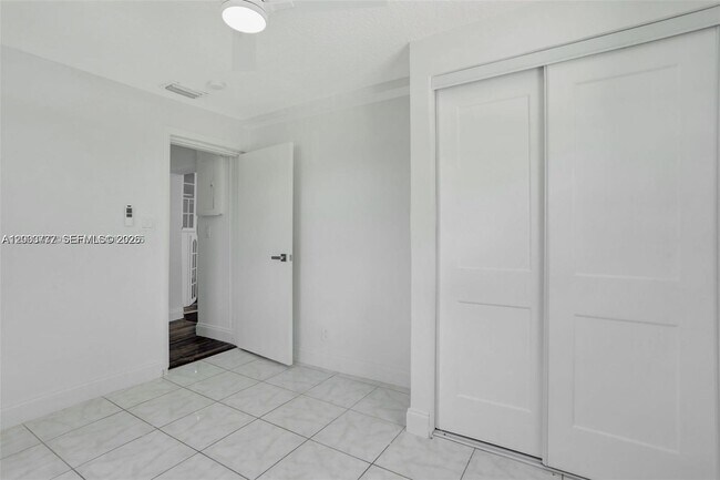 Building Photo - 2701 NW 18th Terrace