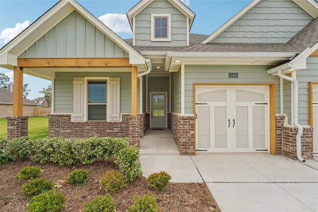 Building Photo - 12401 Samara Dr