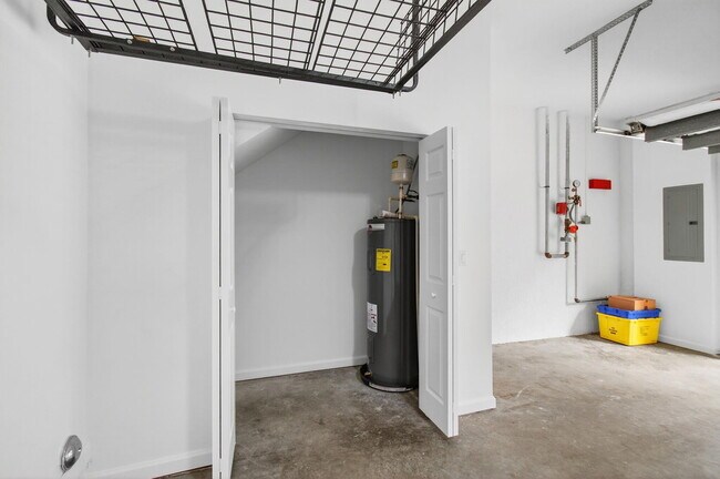 Building Photo - 4582 Danson Way