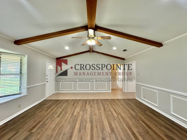 Building Photo - COMING SOON! 3 Bedroom 2 Bath in Flint!