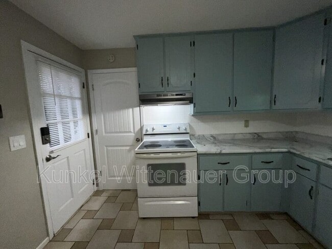 Building Photo - 801 W Nixon Dr