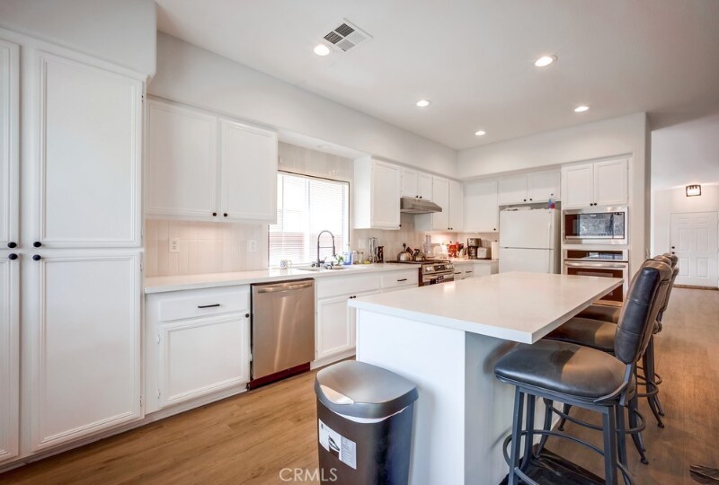 Building Photo - 8550 Rolling Hills Dr