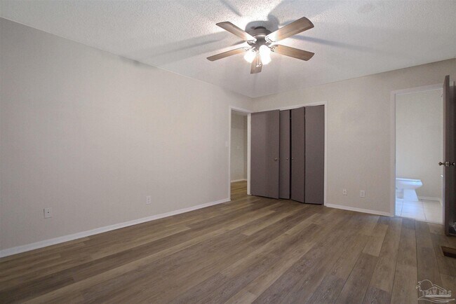 Building Photo - 3323 Kingswood Ct