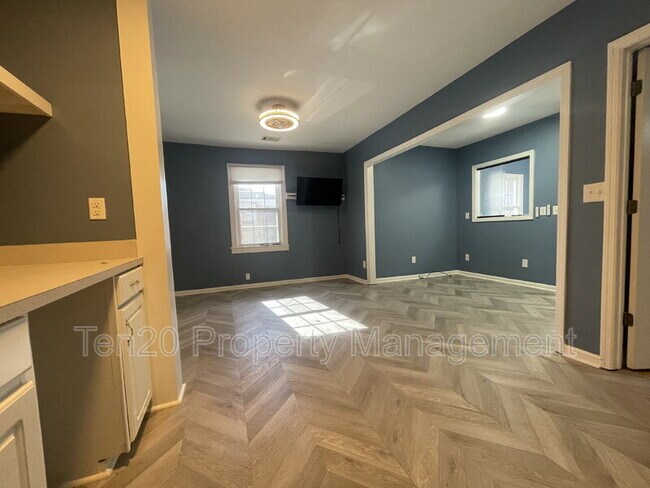 Building Photo - 4741 Armour Rd