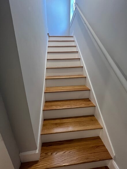 Building Photo - 158 Morrison Ave