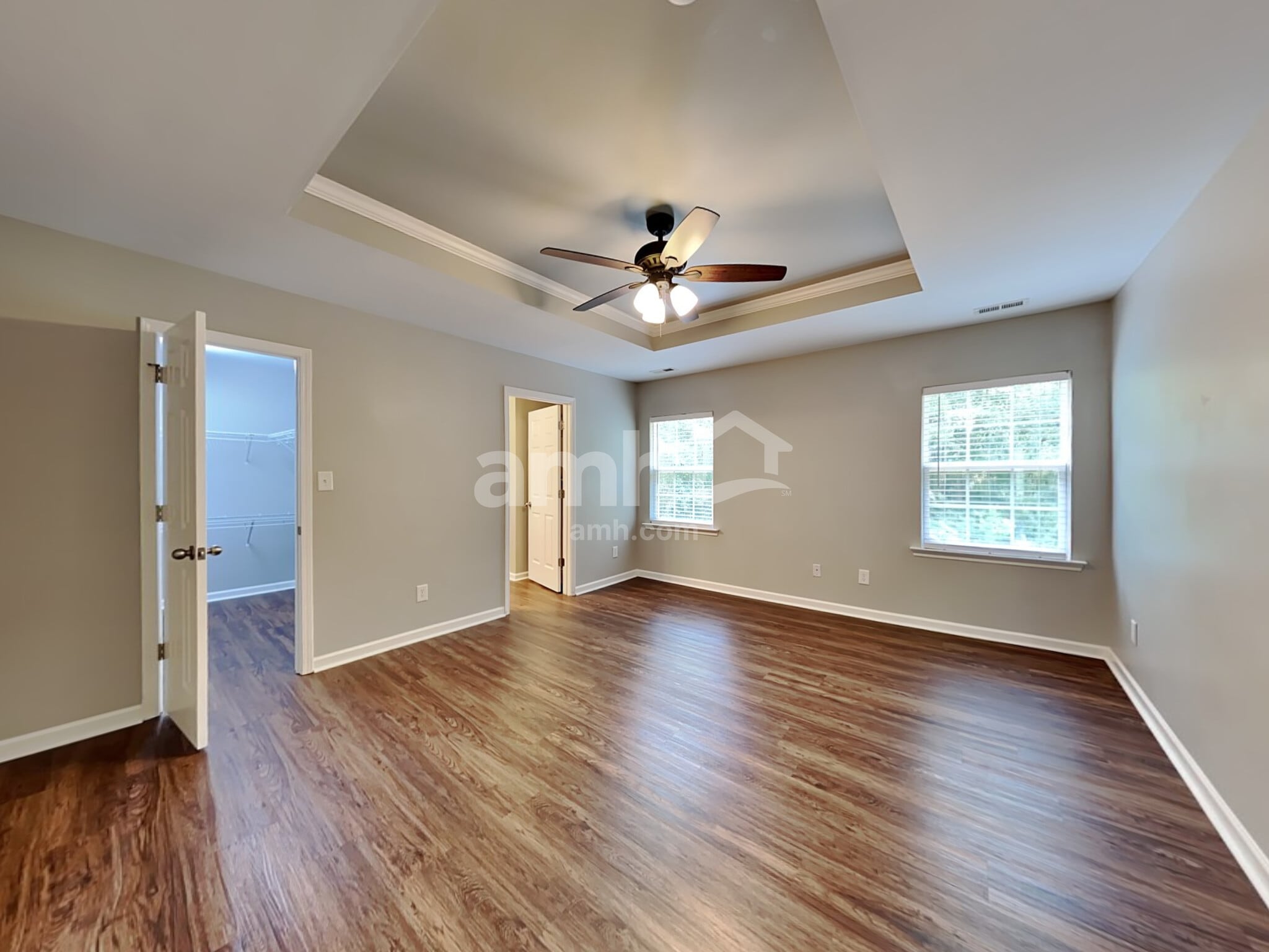 Building Photo - 1525 Essexwood Dr