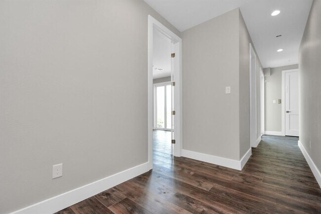 Building Photo - 1414 Wheeler Ave
