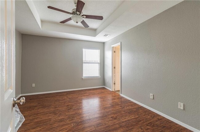 Building Photo - 1245 S Camellia Ln