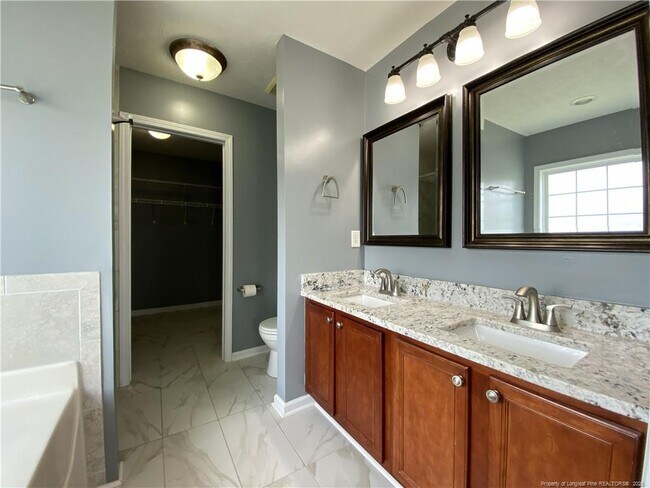 Building Photo - 117 Scranton Ct
