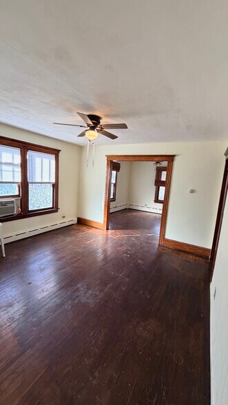 Building Photo - 27 Beechwood Ave