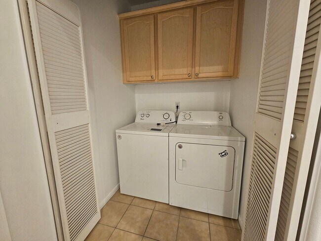 Building Photo - SENIOR 55+ COMMUNITY BEAUTIFUL 2BED/2BATH