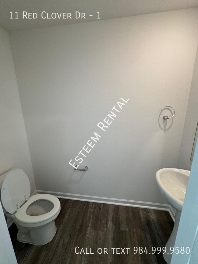 Building Photo - 11 Red Clover Dr