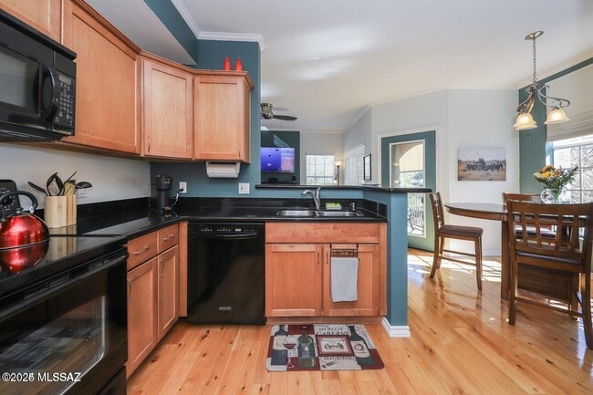 Building Photo - 1500 E Pusch Wilderness Dr