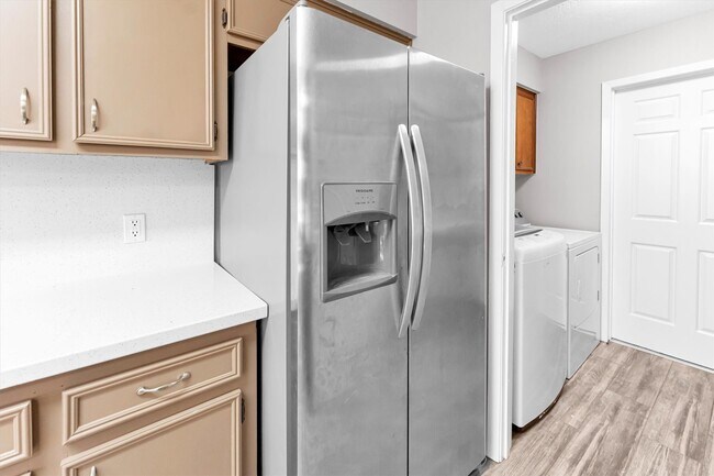 Building Photo - 3353 Knob Oaks Dr