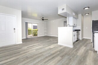 Building Photo - Trailcrest Apartments