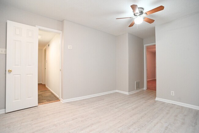 Building Photo - 1416 57th St